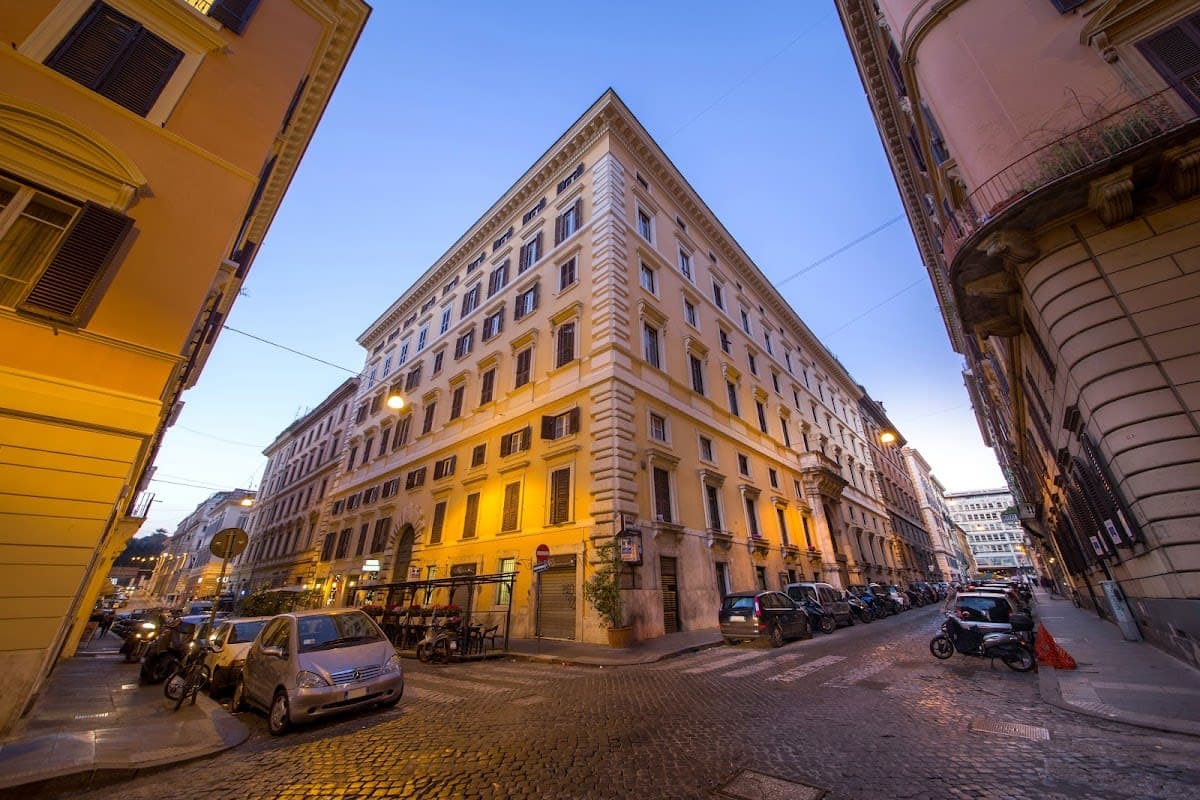 Roma Central Guest House
