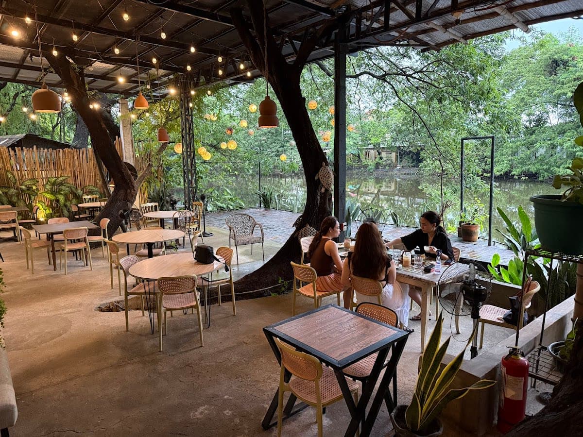 Rural Bar & Cafe