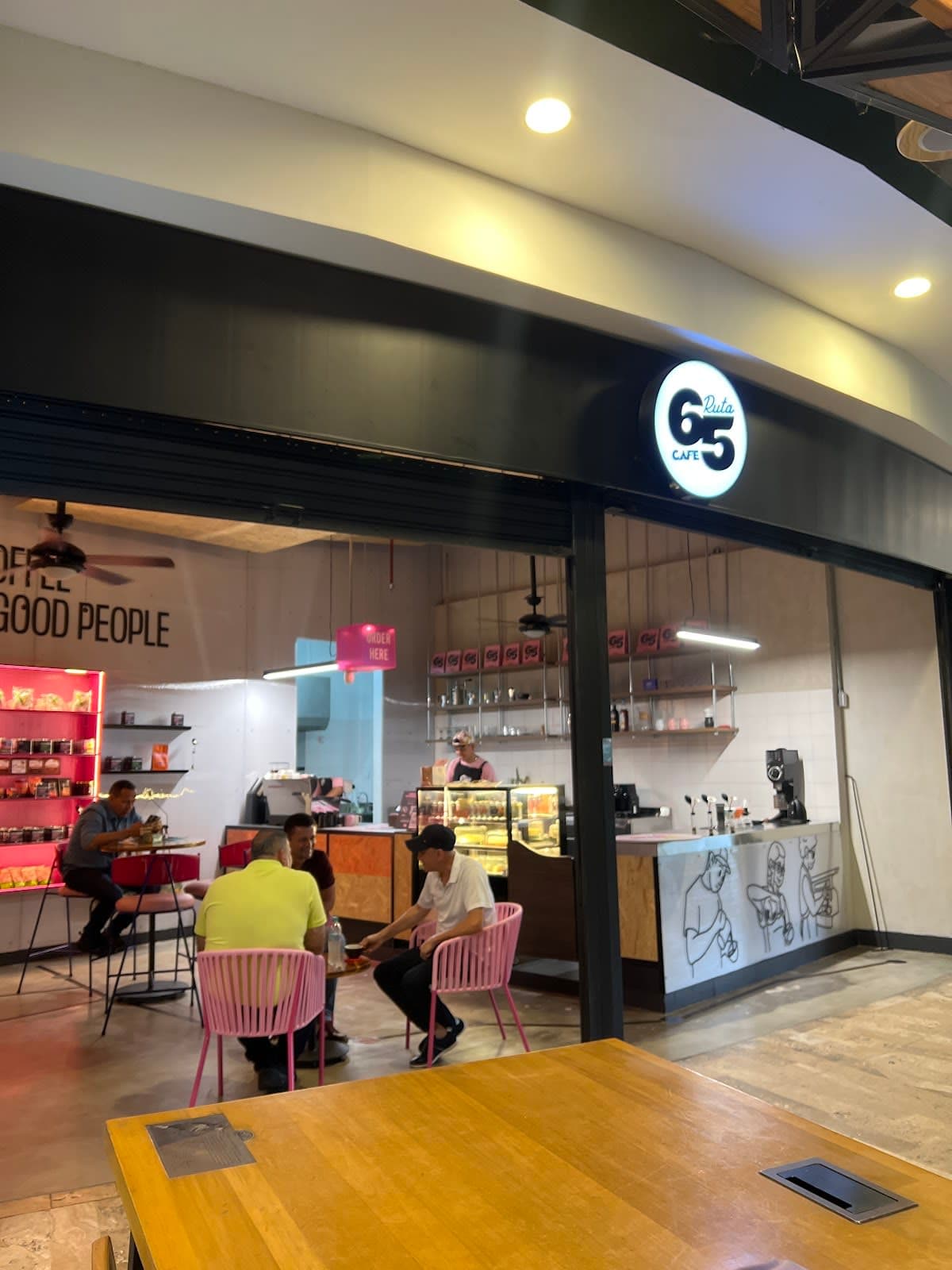RUTA 65 CAFÉ - El Buque