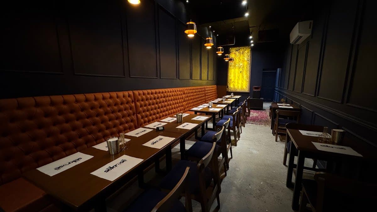 SEKRESE Restaurant & Lounge