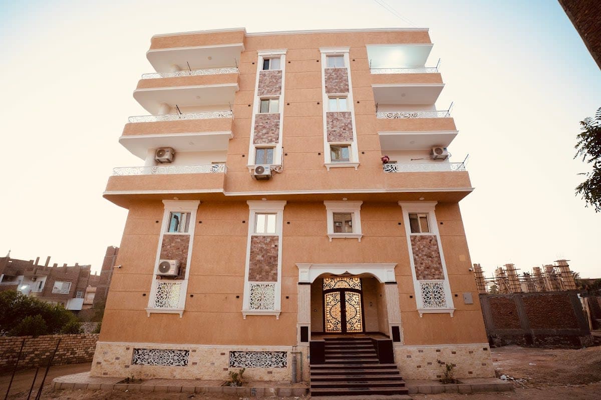 Signature House Luxor
