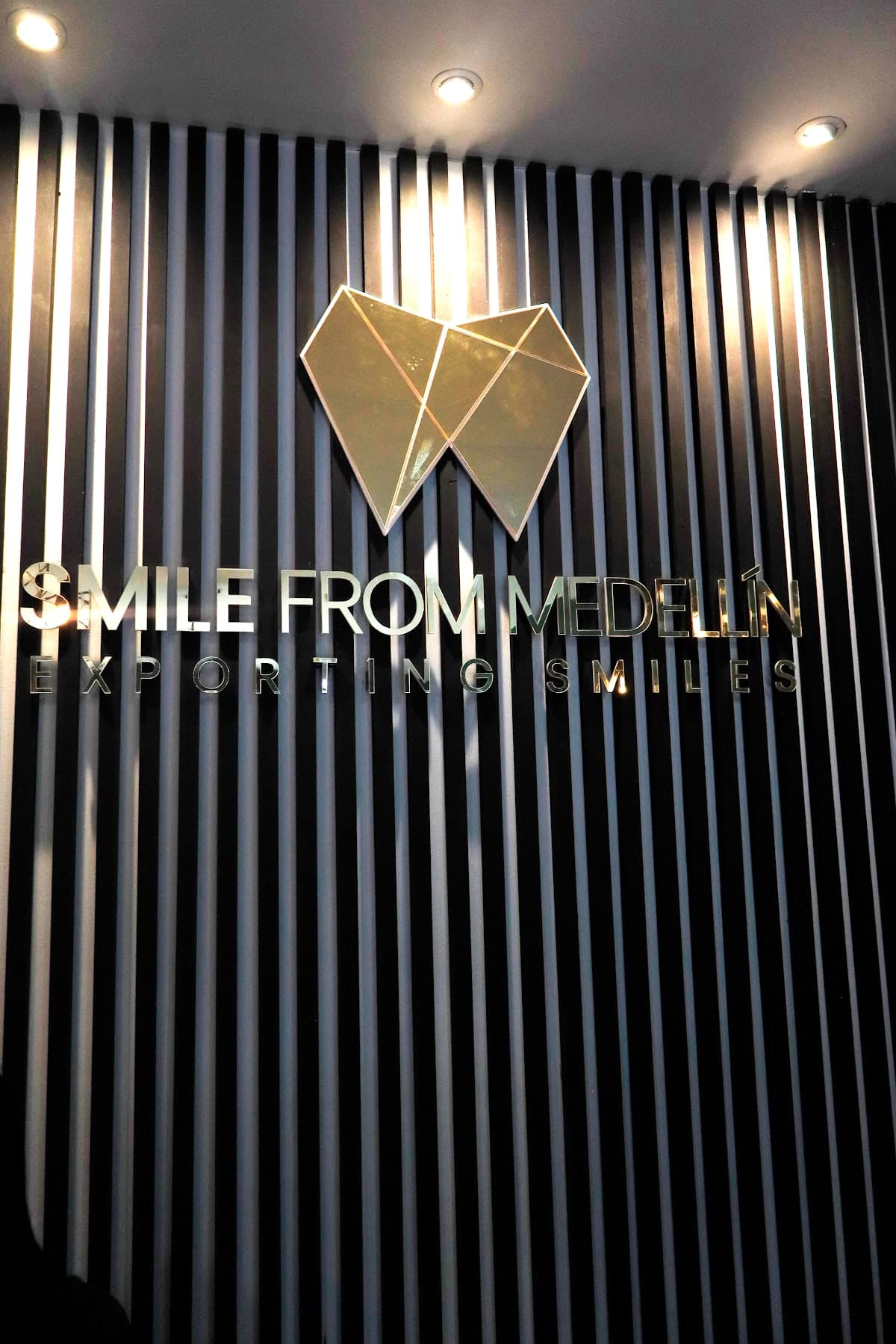 Smile From Medellin - Dental Clinic