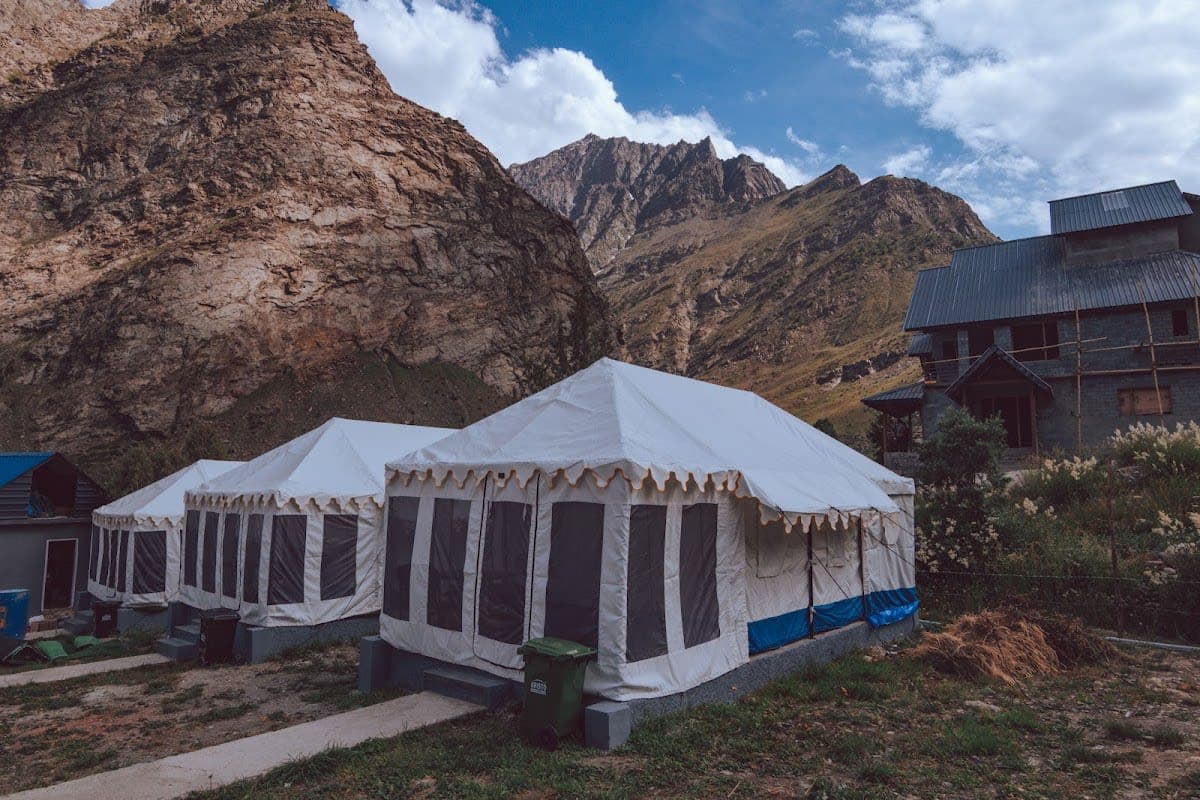 The Alpinist glamping