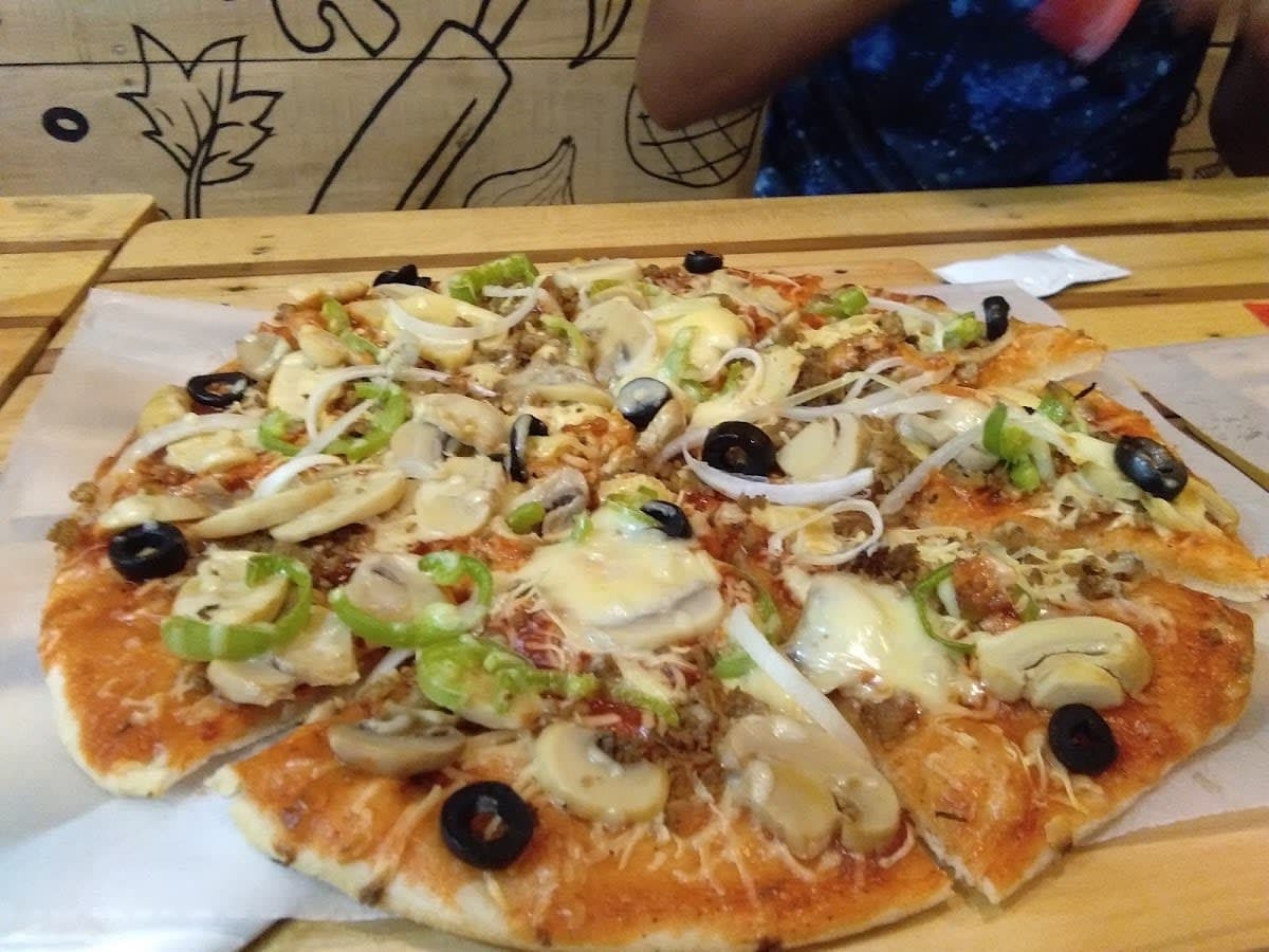 Tom's Pizza