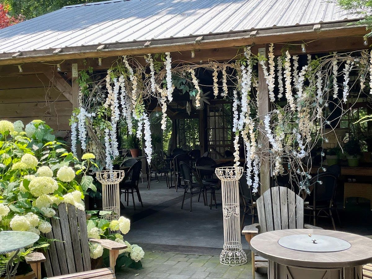 Tree House Tavern