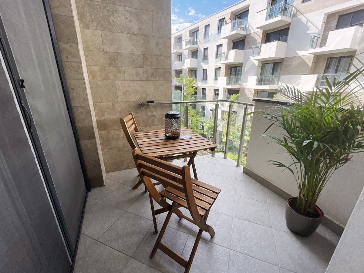 Urbanita - Short Term Rental Apartment