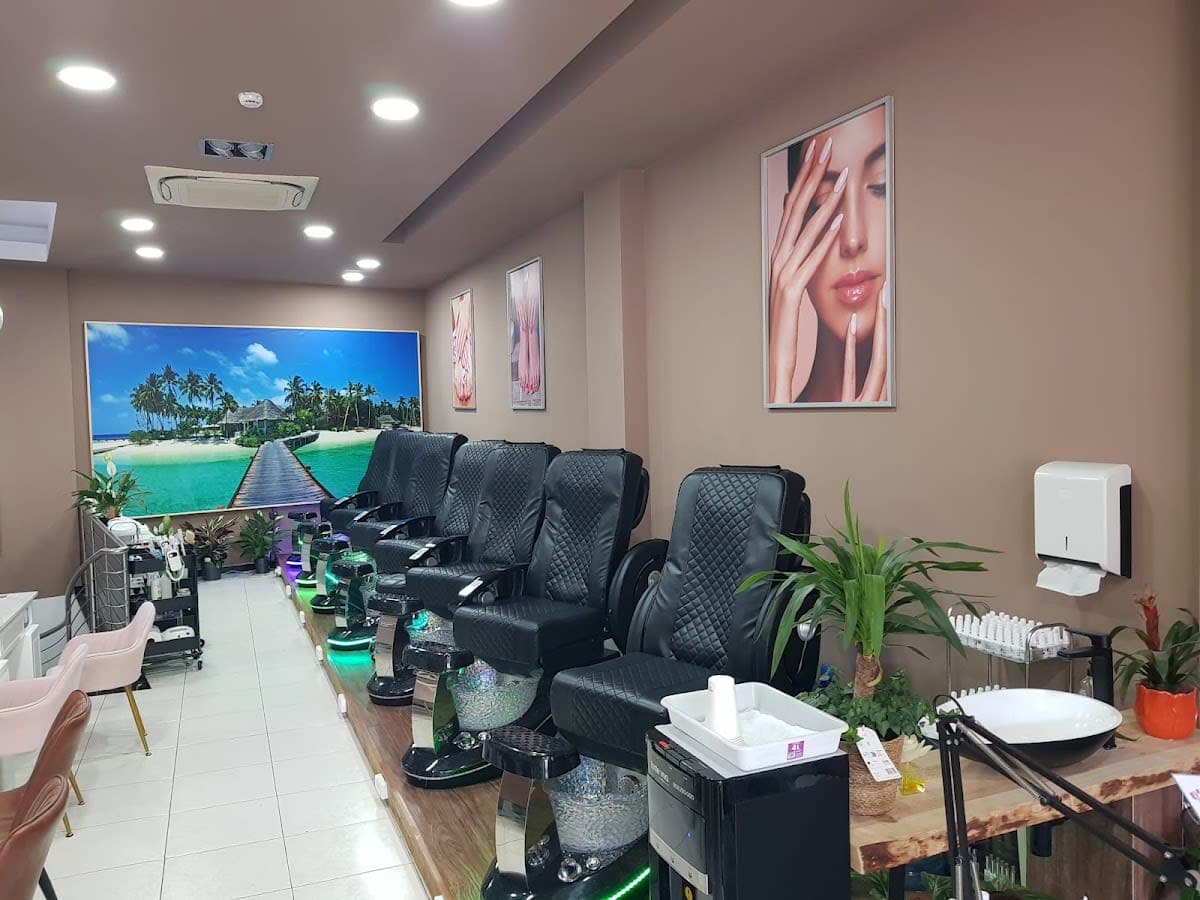 Usa Nails- Beauty- Massage