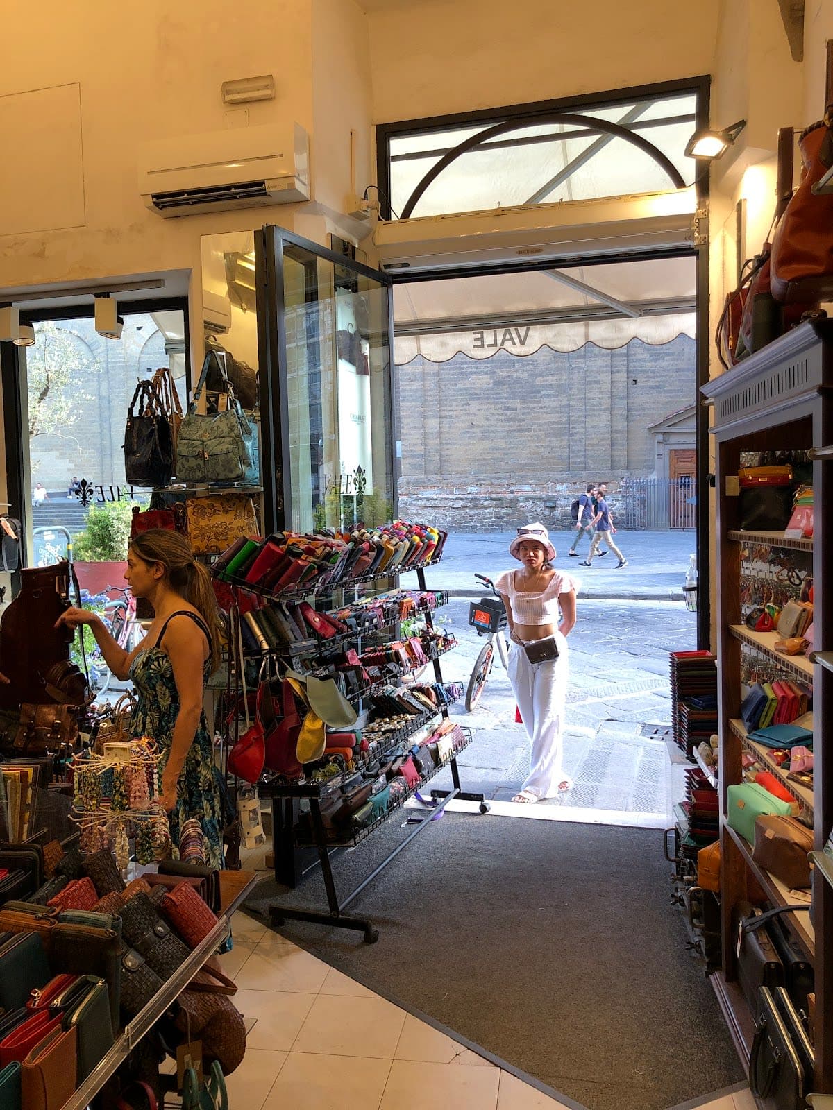 Vale Leathershop Florence