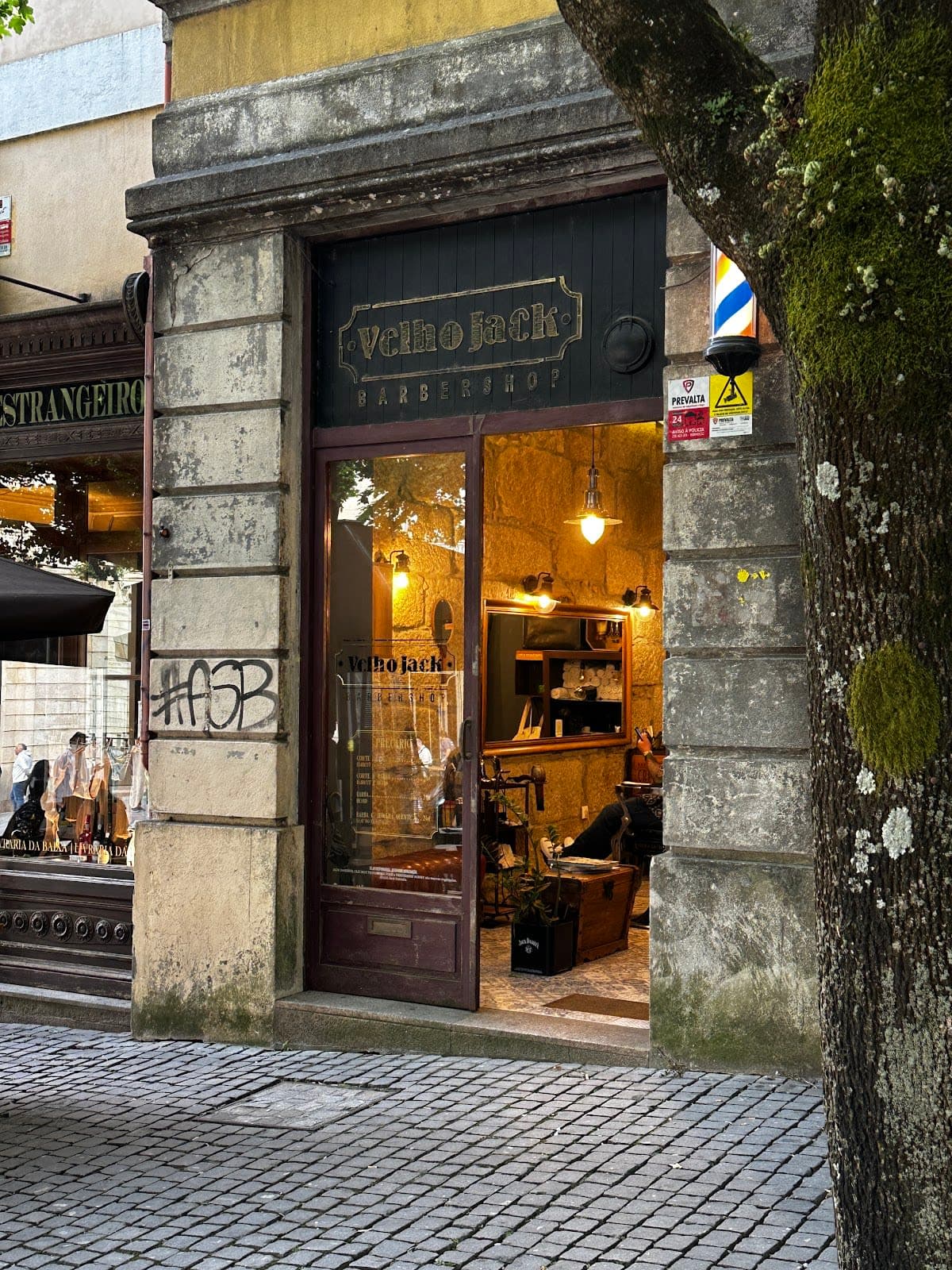 Velho Jack Barbershop