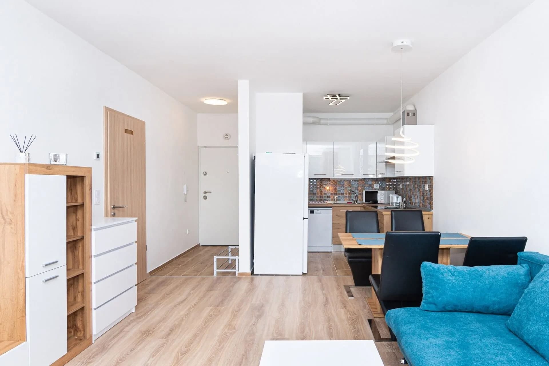 Waterfront City Apartments by FirstHost