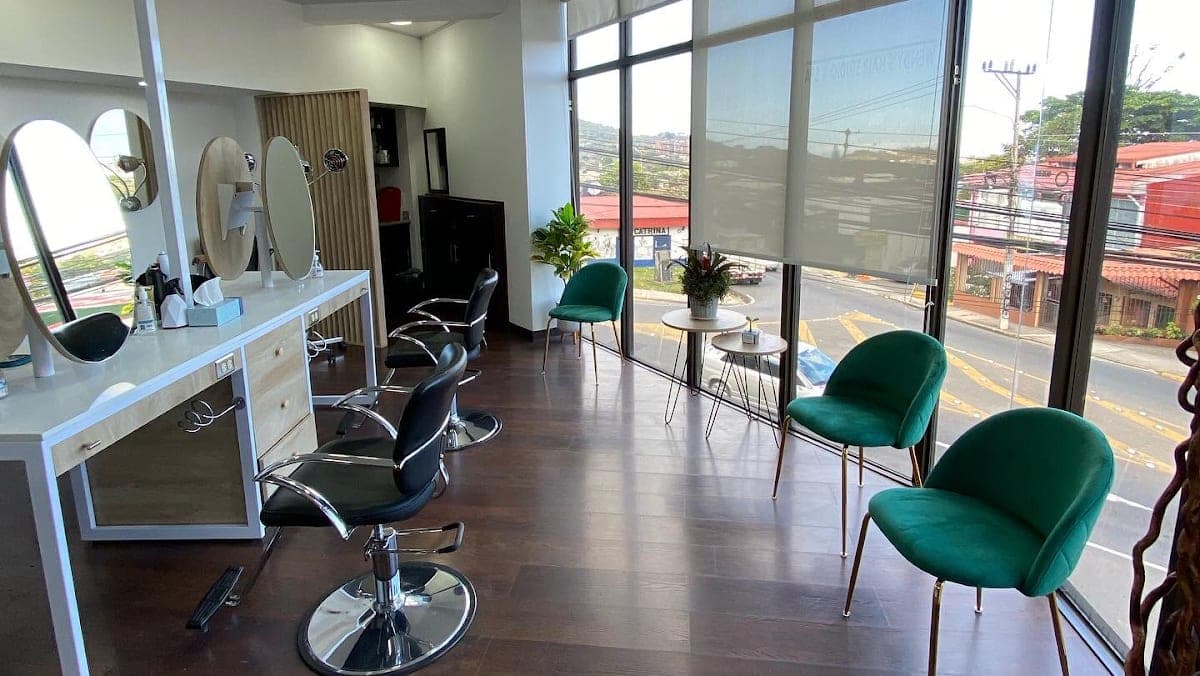 Wendy's Hair Studio