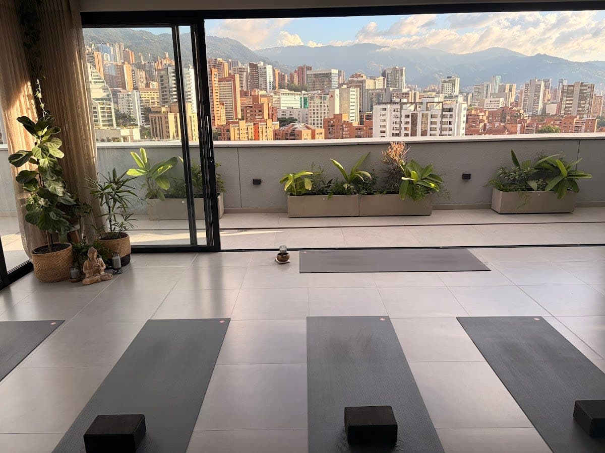 YOGALAB Medellin I Yoga & Pilates