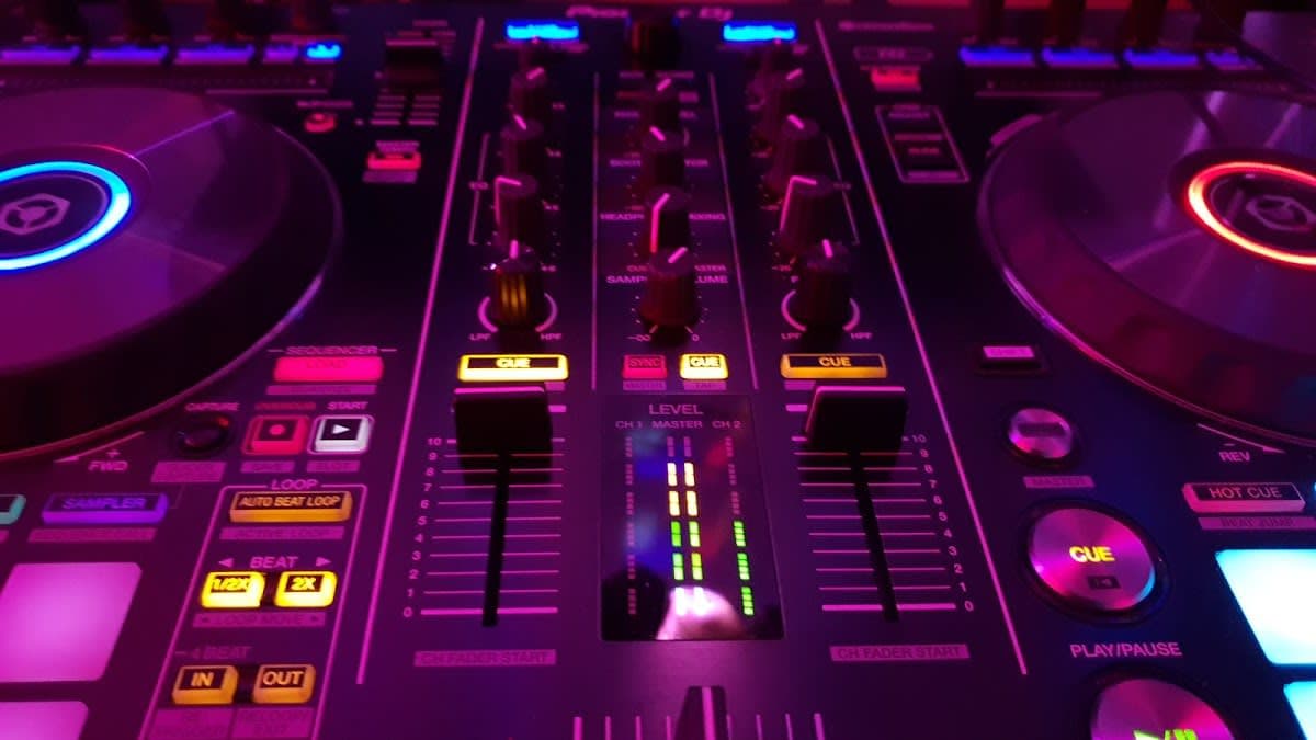 Wedding DJ