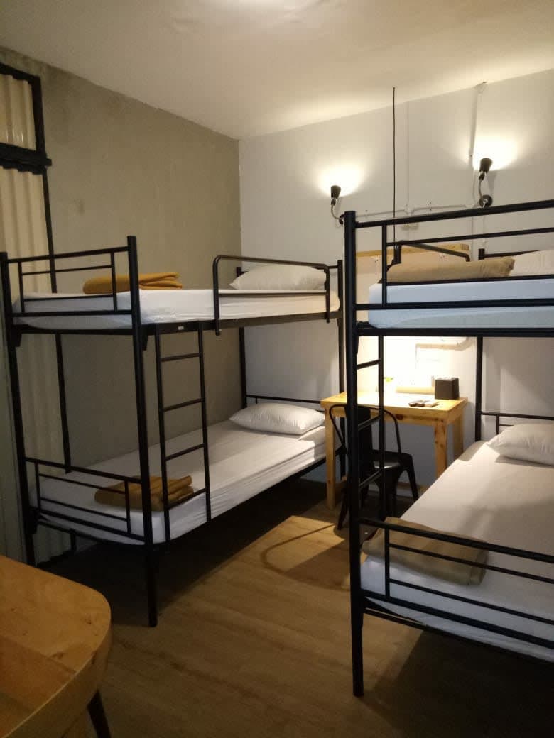 Pinx's Hostel by Kerf