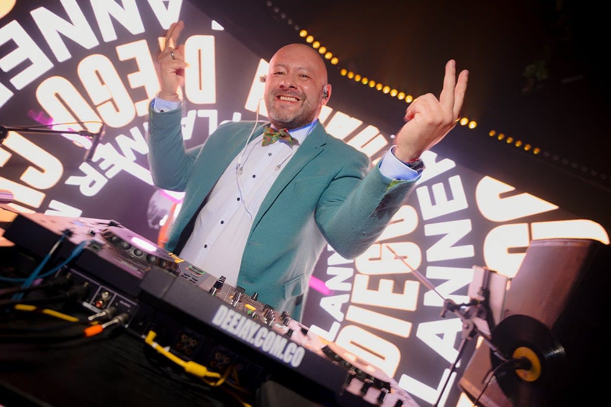 Diego Chacón - DJ y Music Planner para Bodas en Colombia