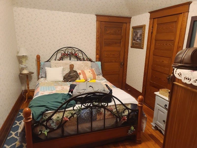 Historic 1912 Hoover House Bed and Breakfast