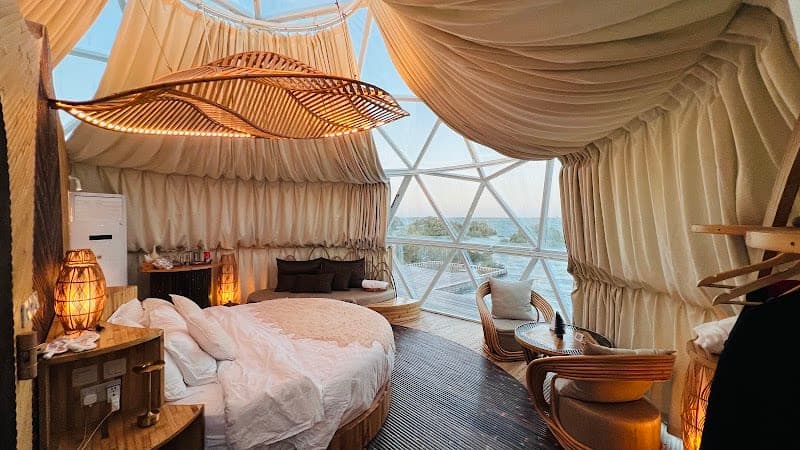 LUXEGLAMP UAQ